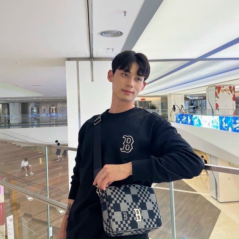 Túi đeo chéo MLB Checkboard bản mới 2022