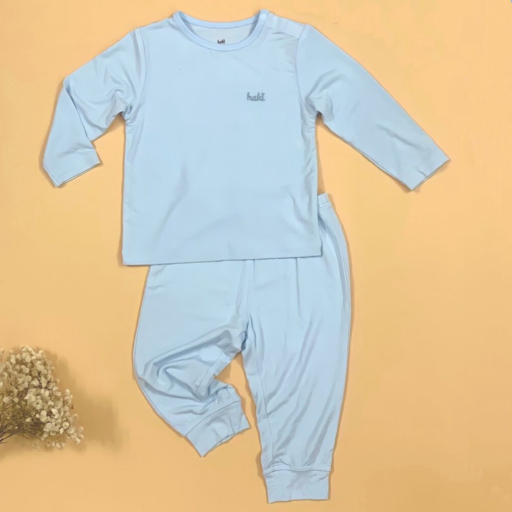 Bộ quần áo dài tay cho bé trai bé gái từ 3 tháng tới 3 tuổi thiết kế cài vai vải tre cao cấp siêu mềm mịn HAKI BB004
