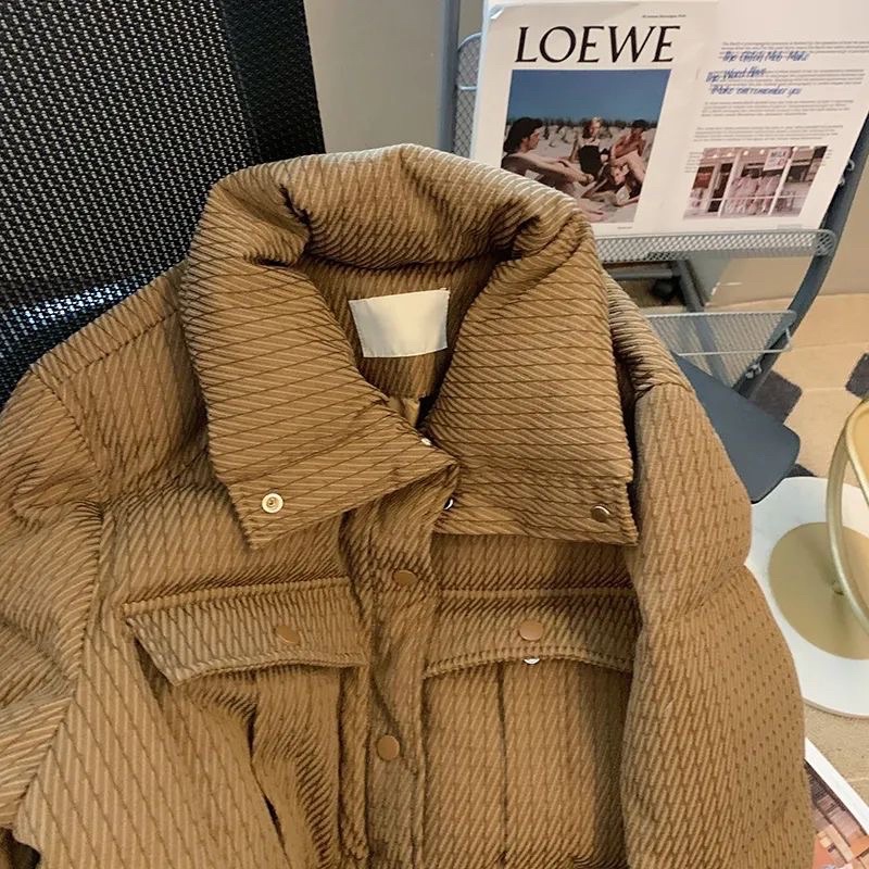 Áo phao nâu dáng ngắn