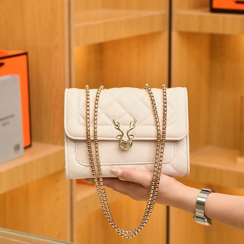 Túi Xách Đeo Vai Phối Dây Xích Đính Đá Phong Cách Thời Trang Pháp Mới Dành Cho Nữ