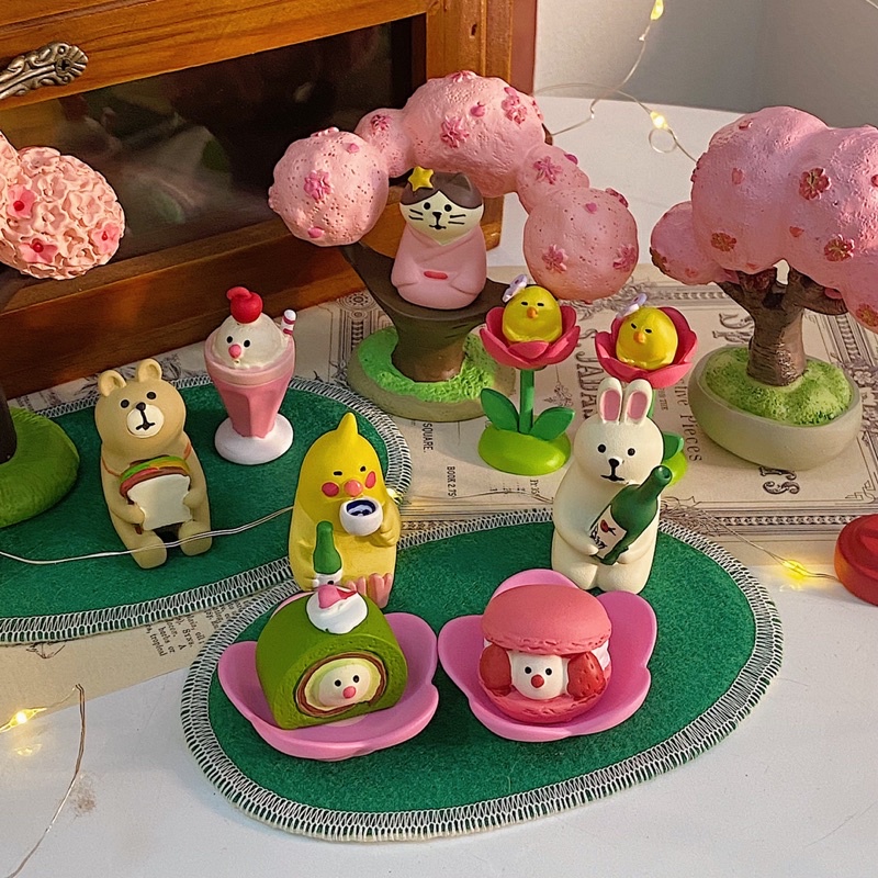 (Tự chụp/ Có sẵn) Mô hình mèo chủ đề picnic sakura