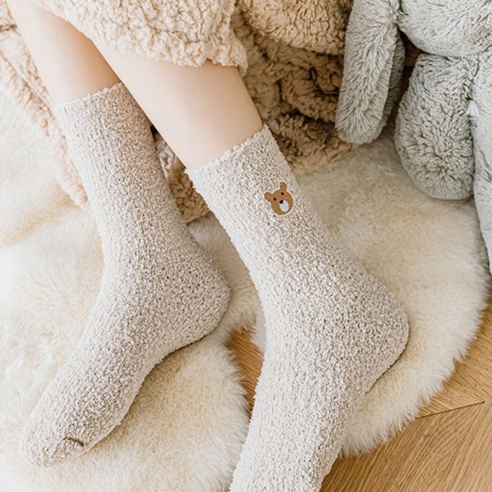 Vớ Nhung San Hô Dày Dặn Mềm Mại Thoáng Khí Họa Tiết Gấu Dễ Thương Cho Nữ