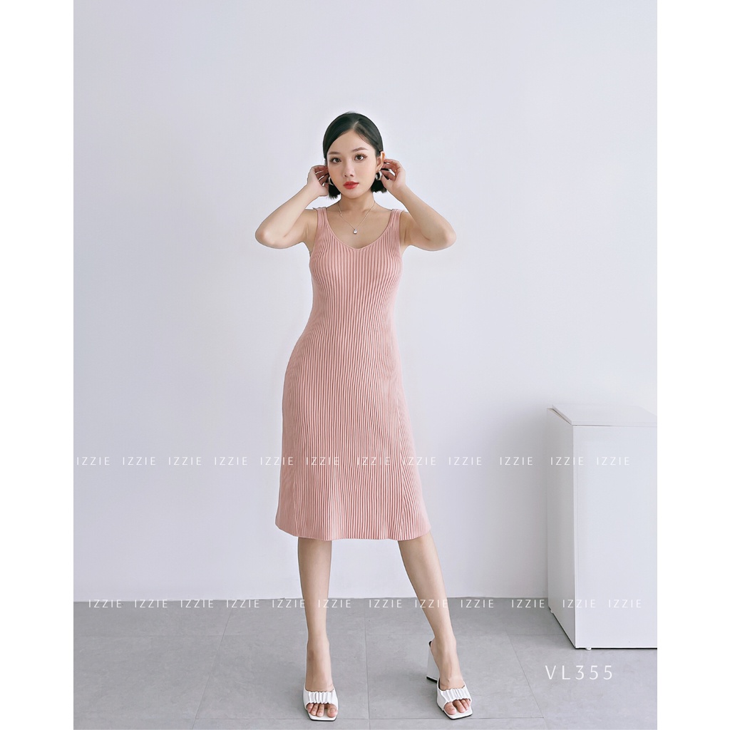 Váy len hai dây sọc nhỏ đuôi xòe izzie VL355