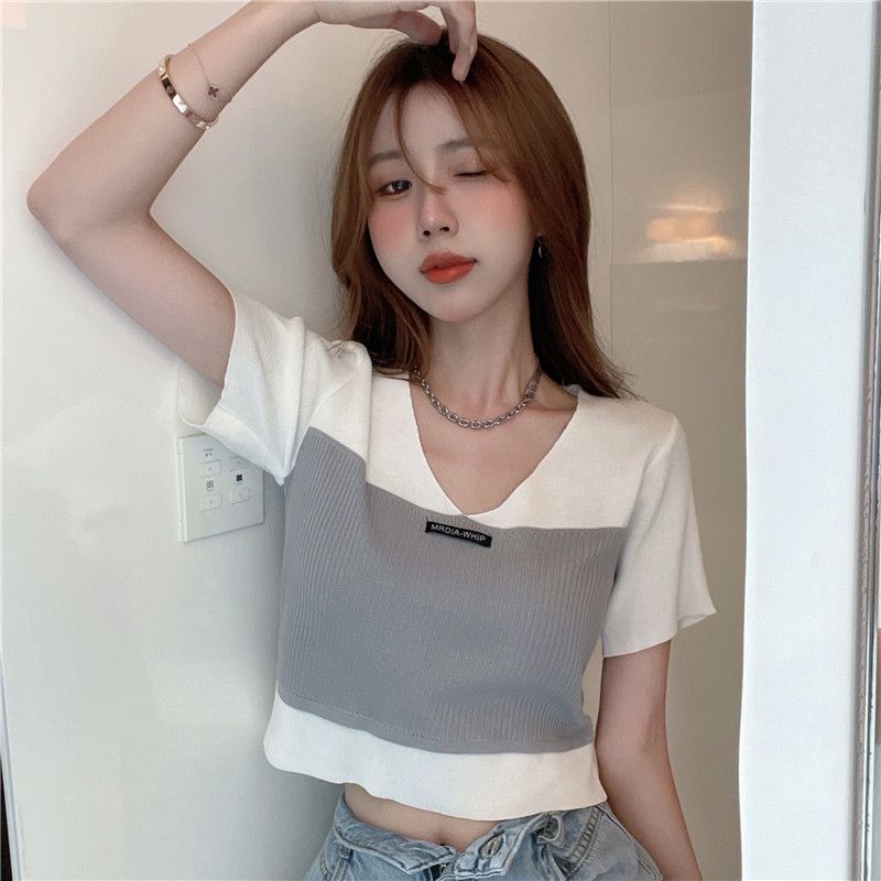 IELGY   Áo Thun Dệt Kim Tay Ngắn Cổ Chữ v Màu Sắc Tương Phản Dành Cho Nữ