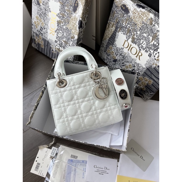 Túi D lady da bóng khoá bạc 5 ô