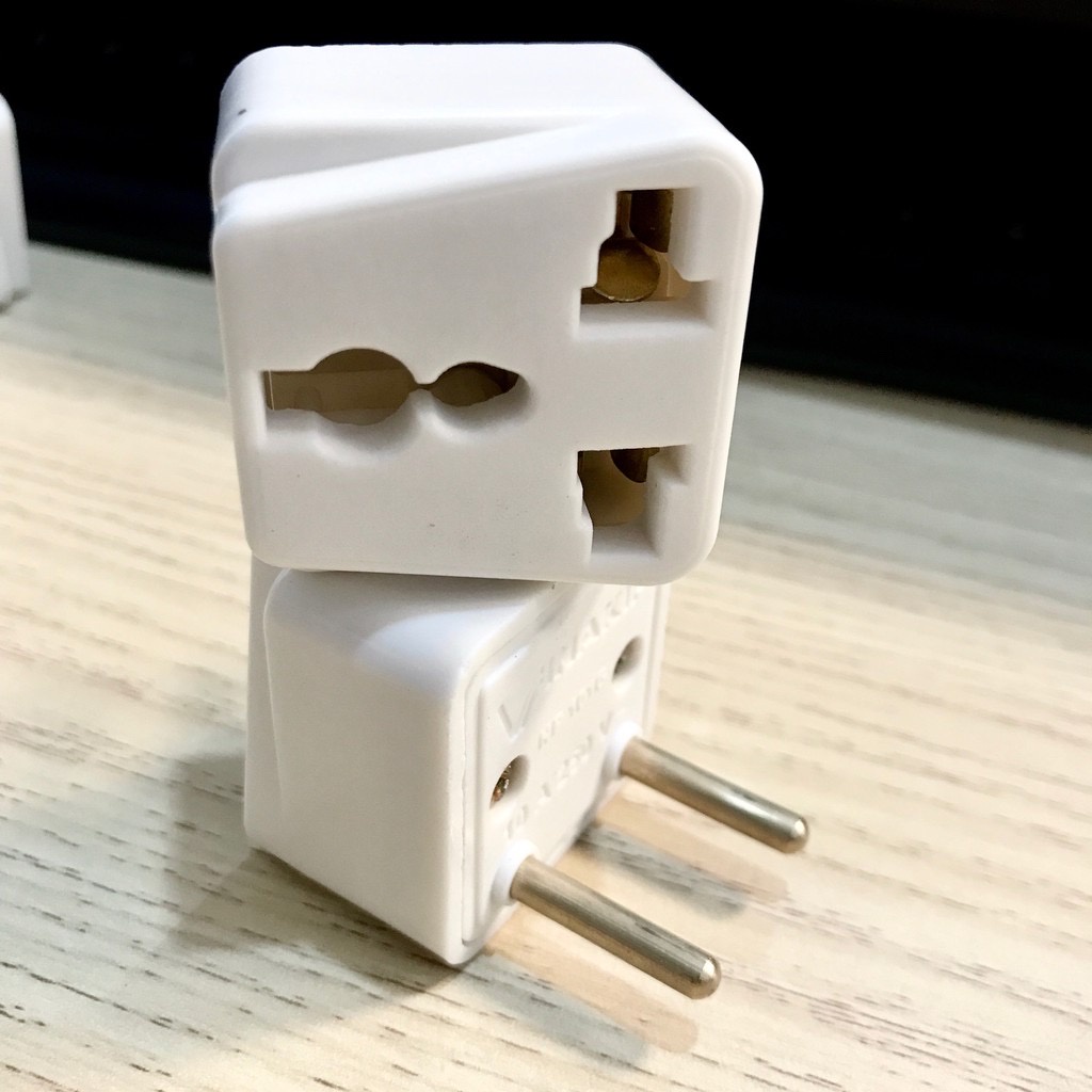 Ổ Cắm, Đầu Chuyển Đổi Phích Điện 3 Chân Sang 2 Chân, Ổ Cắm Chống Cháy Đa Năng, Tiện Dụng, An Toàn. Kingler 8611