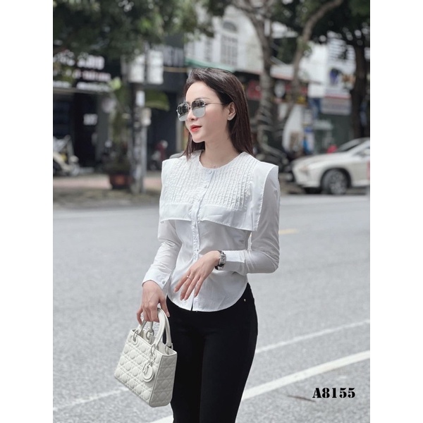 Áo sơ mi trắng cổ vạt cách điệu li ngực cúc bọc đủ size S M L XL huyen hip