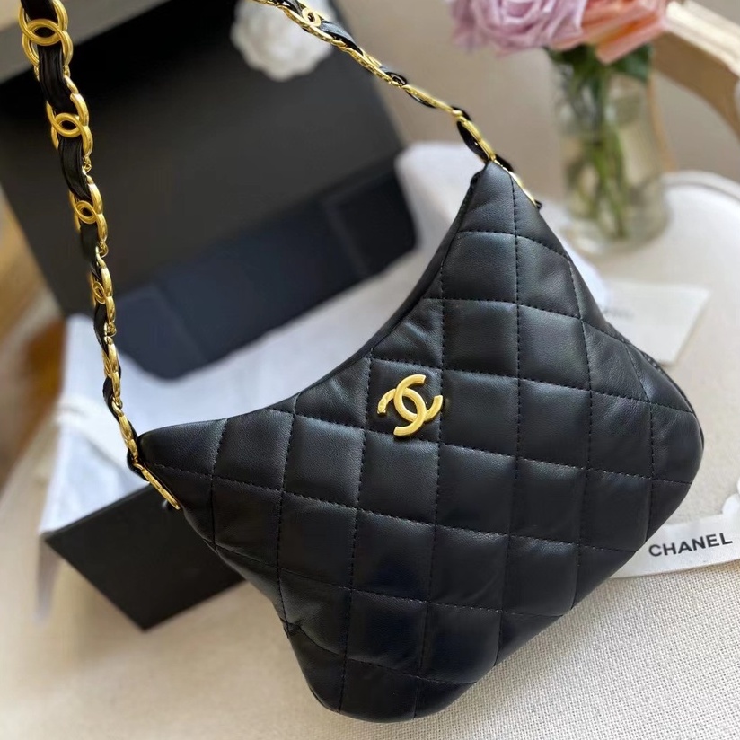 Túi Xách Da Cừu Đính Đá Phối Dây Xích Đeo Vai Sành Điệu Cho Nữ777777