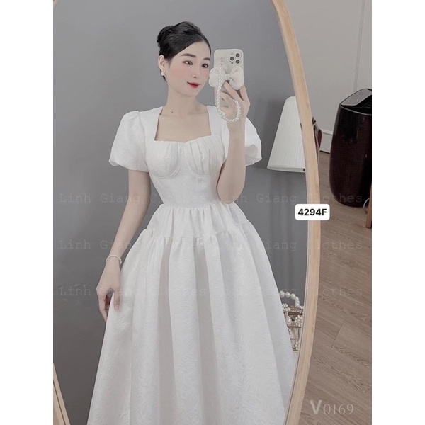 Siêu phẩm váy gấm cúp ngực xoè