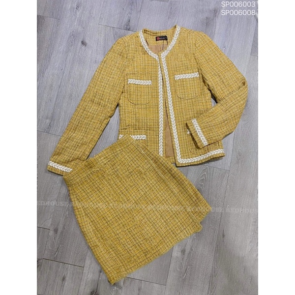 Áo dạ tweed viền trắng
