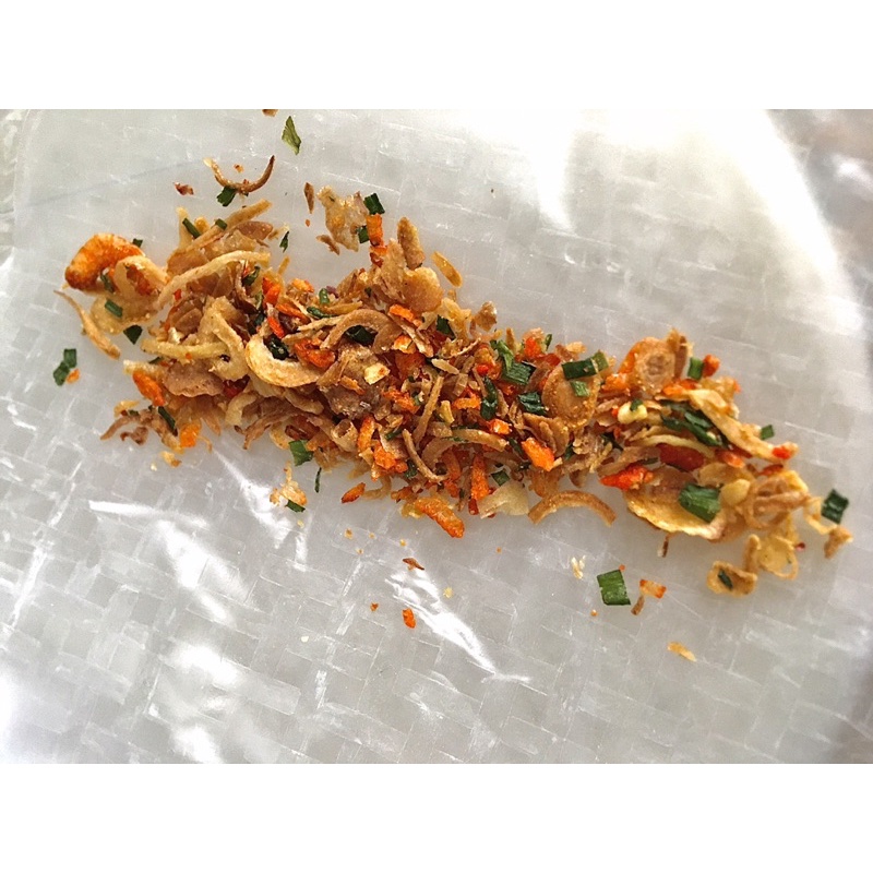 Bánh tráng đỏ cuốn bơ hành