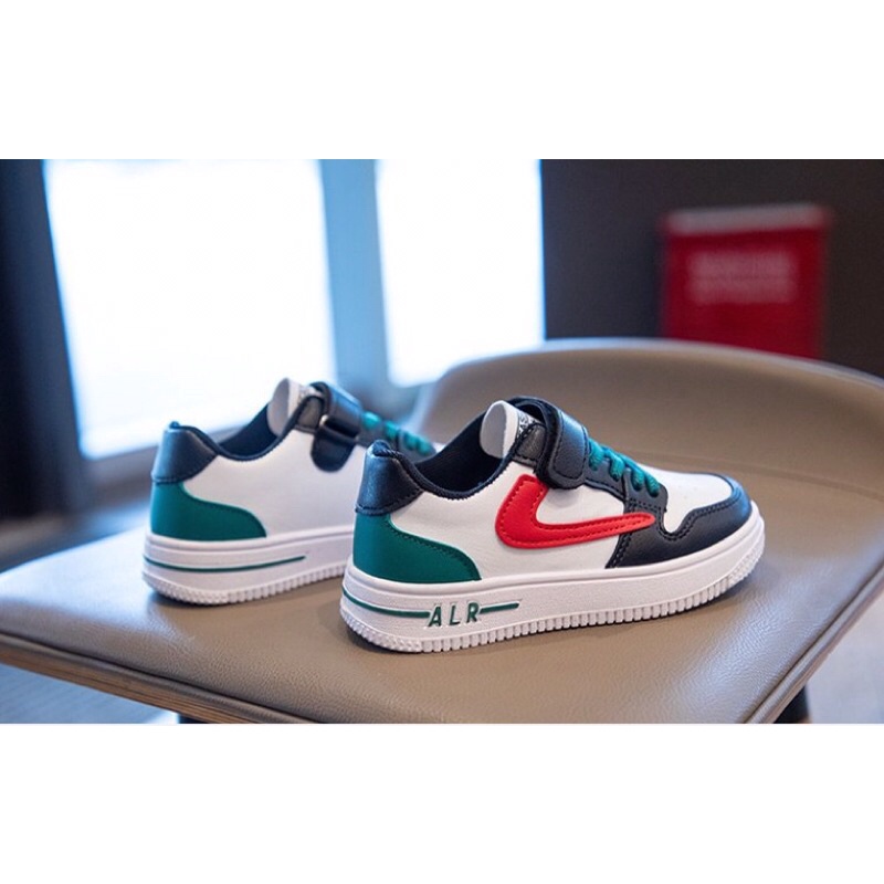 Giày thể thao trai gái siêu nhẹ HÀNG XỊN size trung đại