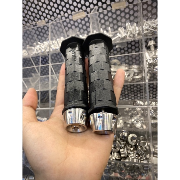 Combo bao tay Daytona kèm gù Salaya - GR5 Titan Fullbox