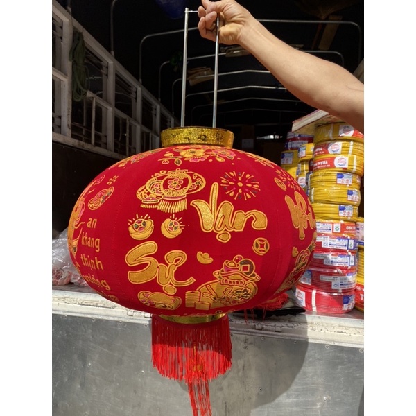 ĐÈN LỒNG TẾT VẢI NHUNG XẾP NHŨ VÀNG CAO CẤP TRANG TRÍ TẾT 2023