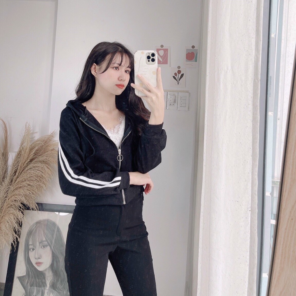 Áo khoác form ngắn phần tay viền sọc cá tính năng động thể thao