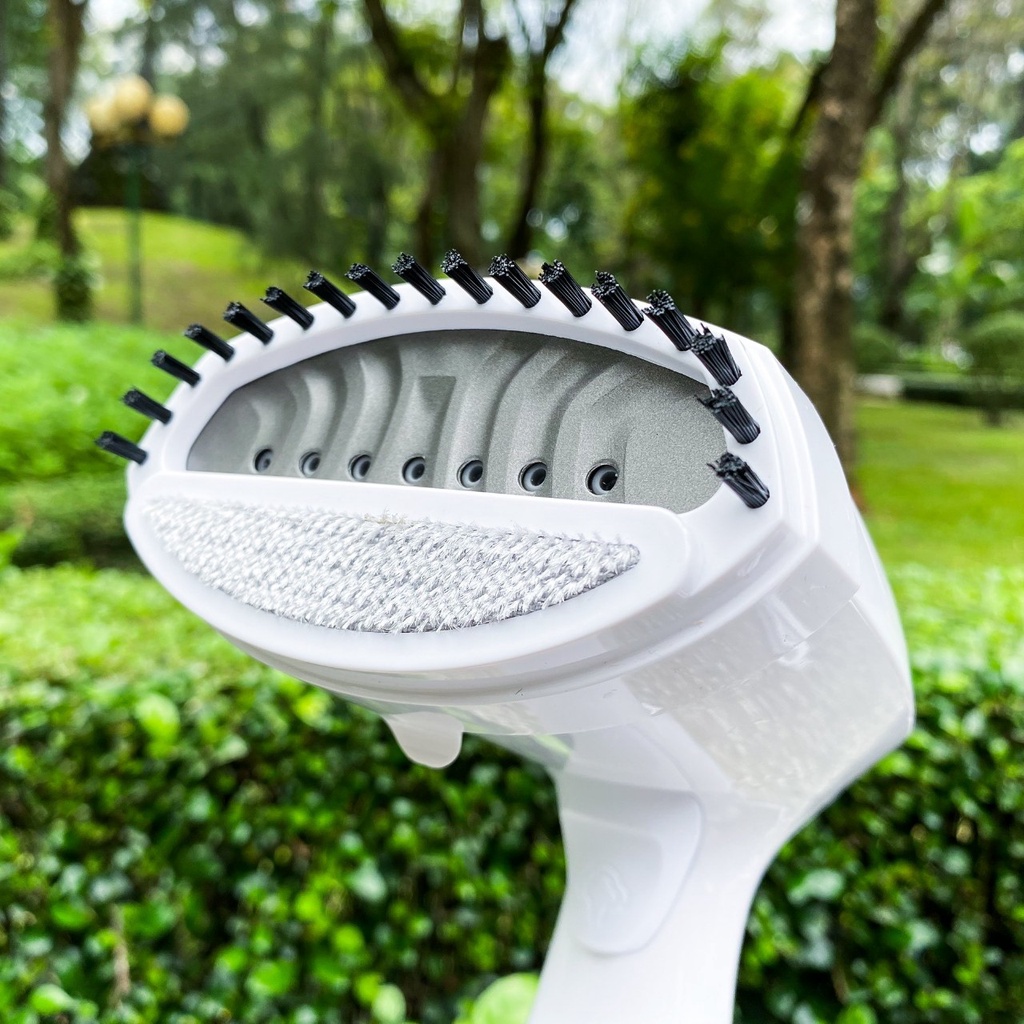 BÀN LÀ HƠI NƯỚC CẦM TAY LOCKNLOCK ENI222WHT 1500W, 220-240V