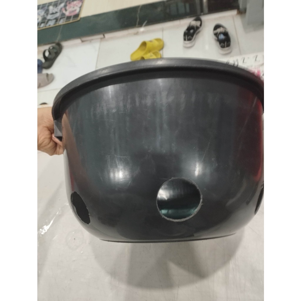 Xô nhựa đựng sữa cho bê con 8 lít đập không vỡ