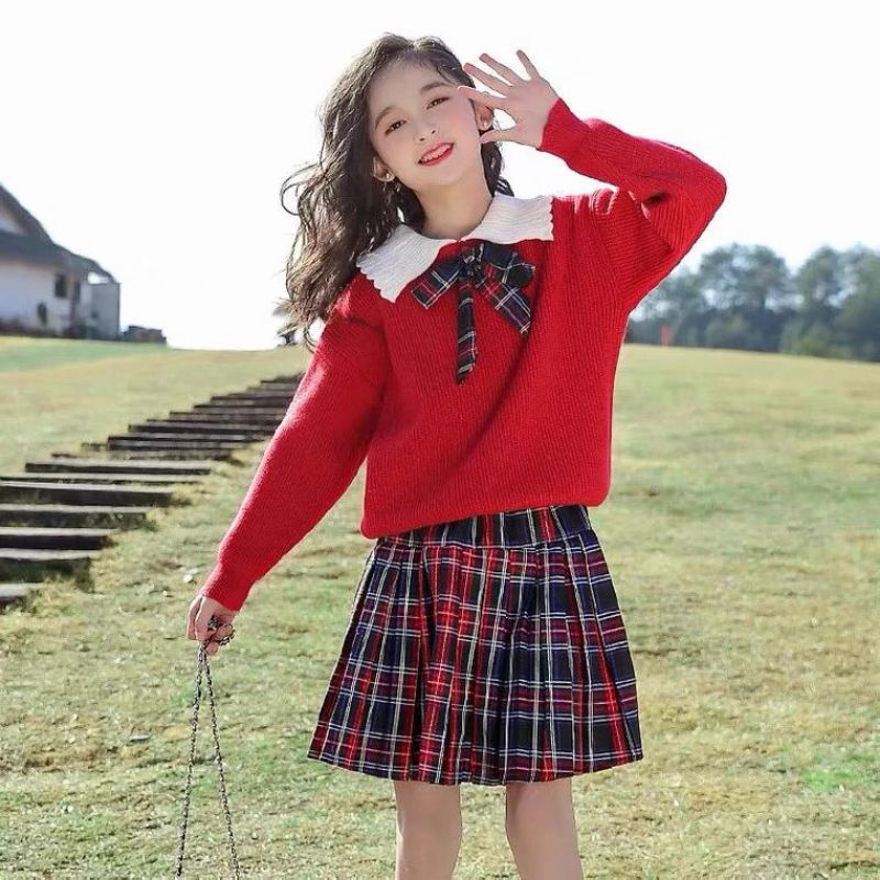 Set bộ áo len kết hợp chân váy caro phong cách phương tây cho bé gái