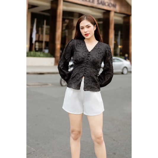 Áo clothesrack cổ V organza tay bồng đen Lucie