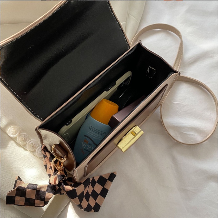 Túi xách nữ đeo chéo dây xích phối khăn tuyệt đẹp chất da dày dặn bền bỉ theo năm tháng Capucha T231