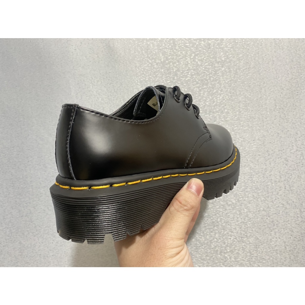 Giày Dr.Martens Airwair cổ thấp mũi tròn bằng da đế dày dành cho nữ