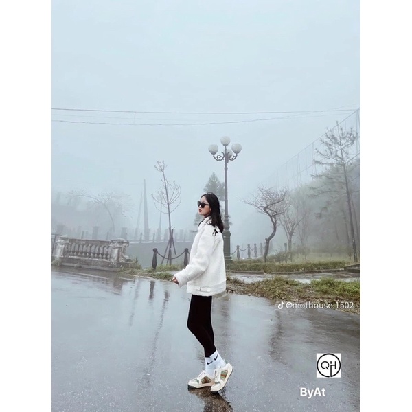 Áo khoác nữ lông cừu Balencilaga