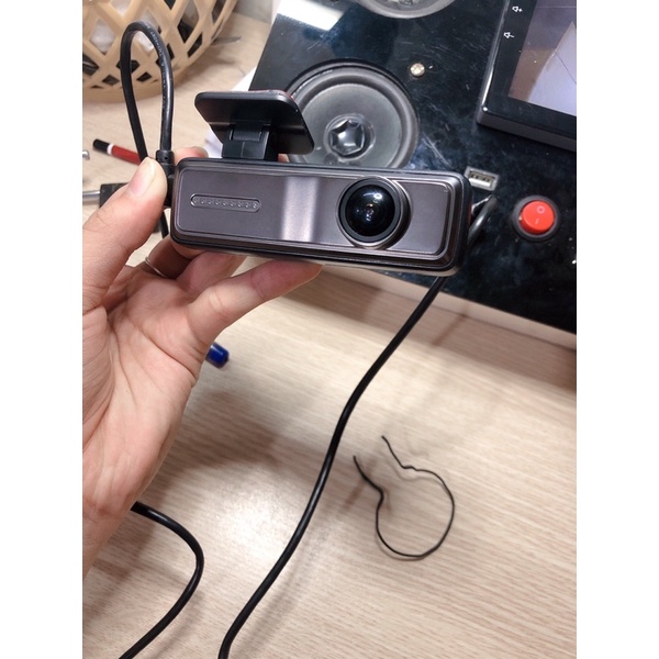 CAM HÀNH TRÌNH V8 TÍCH HỢP MÀN ANDROI VÀ KẾT NỐI ĐIỆN THOẠI + TẶNG THẺ NHỚ 32G