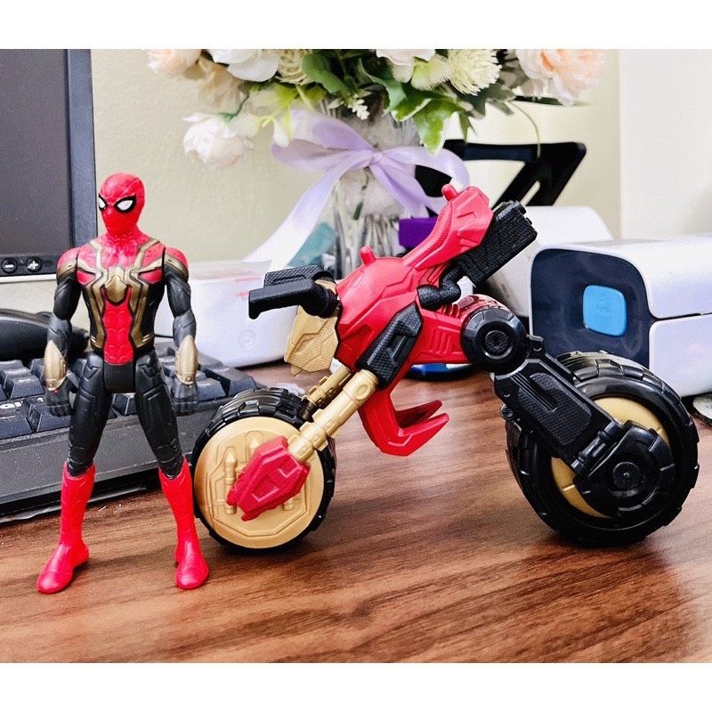 Siêu xe ô tô và người nhện spider man chính hãng xuất dư