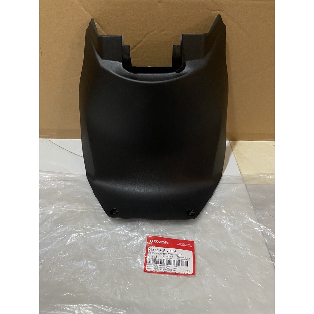 Ốp nhựa trung tâm - ốp dưới yên xe HONDA SH 125&150 năm 2020-2021-2022 màu Đen. (64312K0RV00ZA)