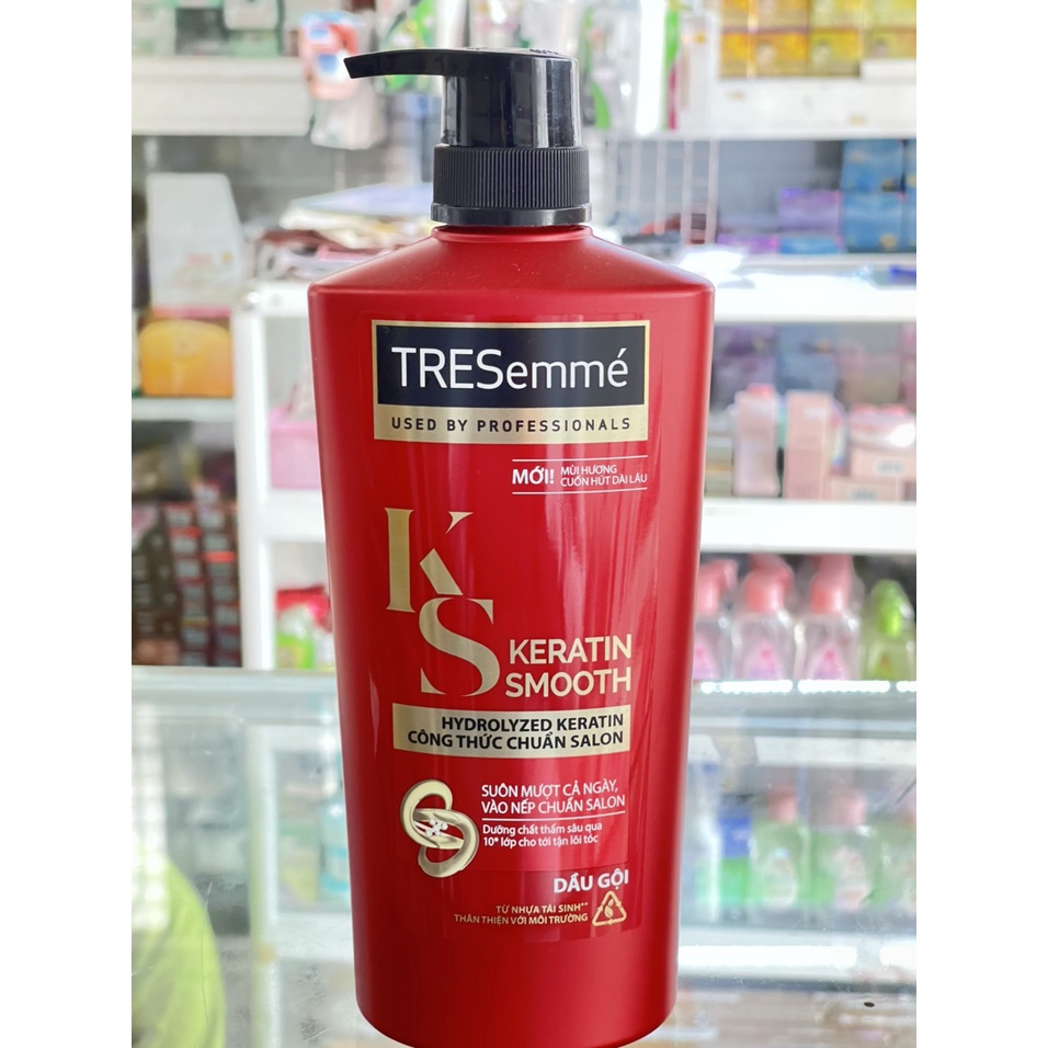 Dầu gội TRESemmé tóc khô vào nếp suôn mượt (640g)