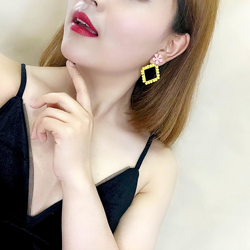 Bông Tai Tua Rua Dáng Dài Họa Tiết Hình Học Màu Vàng Thời Trang Hàn Quốc 2022