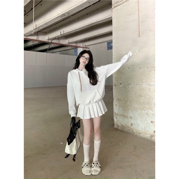 Set áo hoodie trơn + chân váy tennis trắng