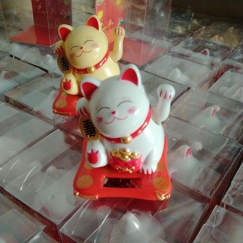 Mèo Thần Tài🍀FREESHIP🍀Mèo May Mắn Mini Maneki Neko Tự Vẫy Tay Dùng Nguồn Năng Lượng Ánh Sáng Chất Liệu Nhựa ABS
