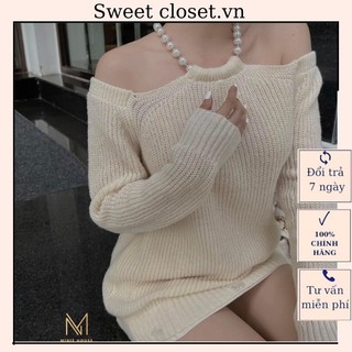 Áo len nữ dài tay khoét vai cổ ngọc.
