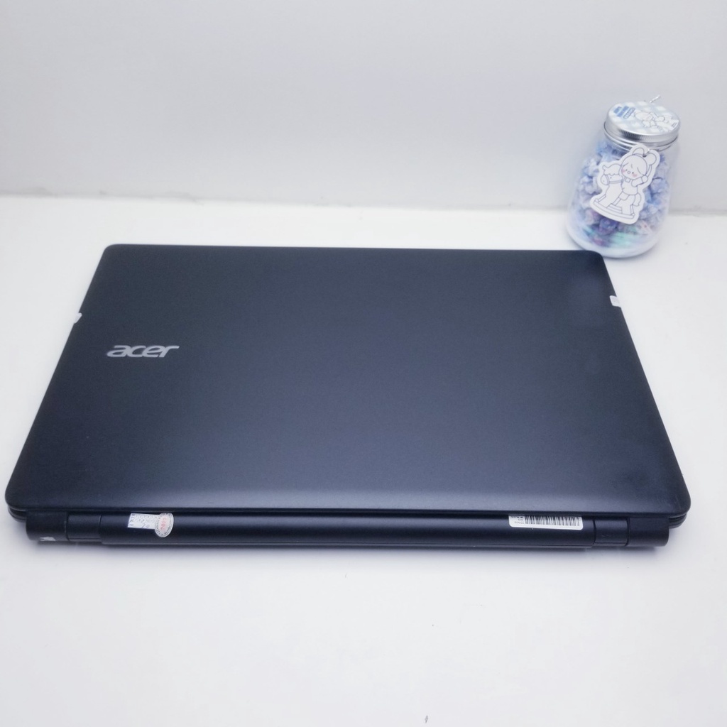 Laptop Acer Aspire E1-572
