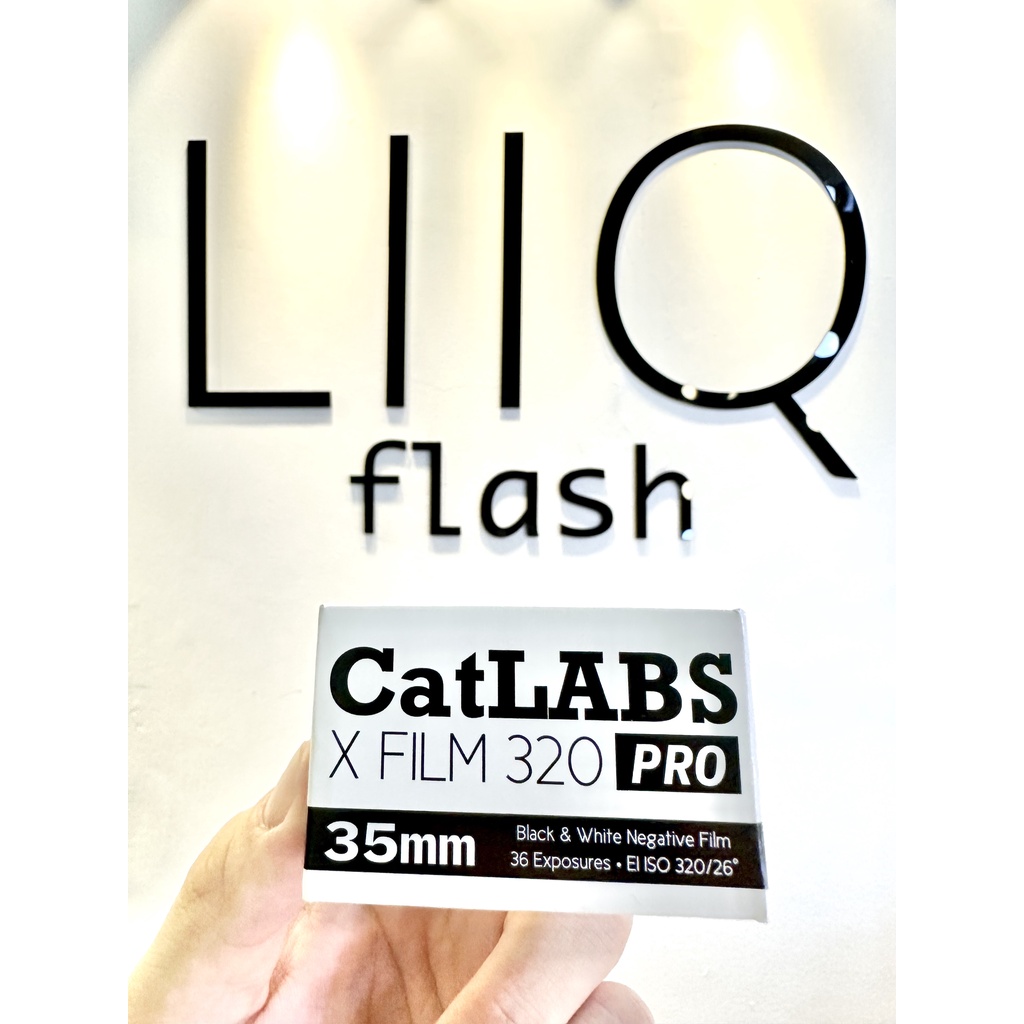 Phim CatLABS X Pro ISO 320, Đen Trắng B&W, 135/35mm x 36 Kiểu, In Date Cho Máy Chụp Ảnh Film - LIIQ Flash