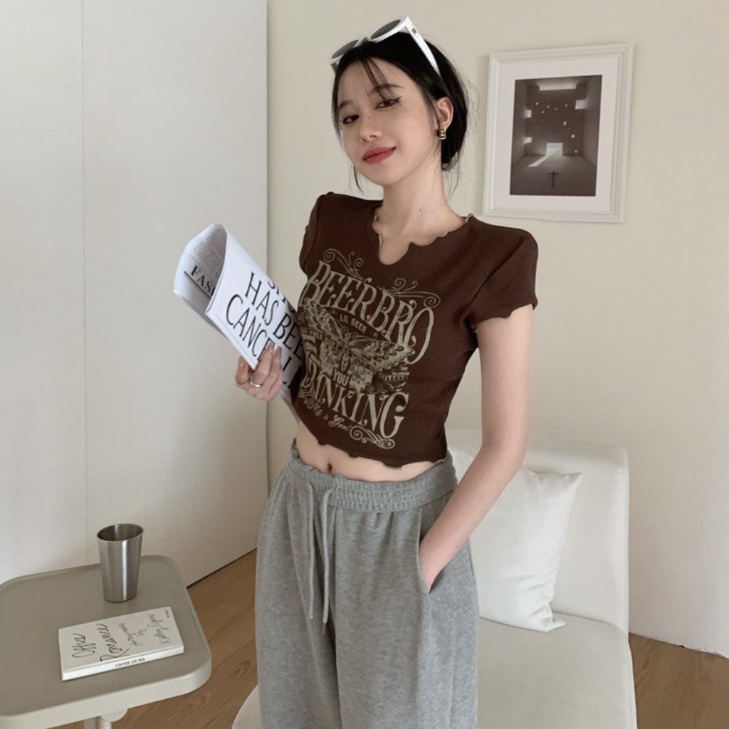 Áo Croptop Cổ V Ngắn Tay PINKSTORE29, Dáng Rộng Cuốn Biên In Họa Tiết A5464
