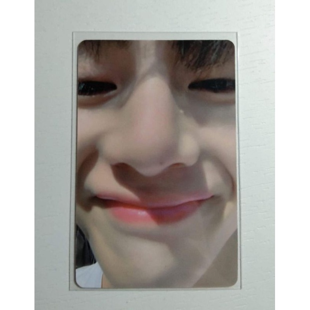 Photocard Thẻ Bài Phép Thuật " Tae Cận "