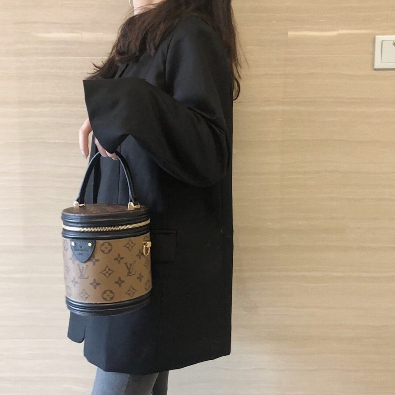 Túi si da thật LV