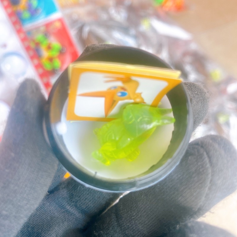 Vỉ 30 quả trứng pokemon có mô hình và dán sticker