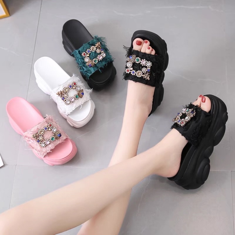 Dép bánh mì khoá vuông đế gấu 8cm