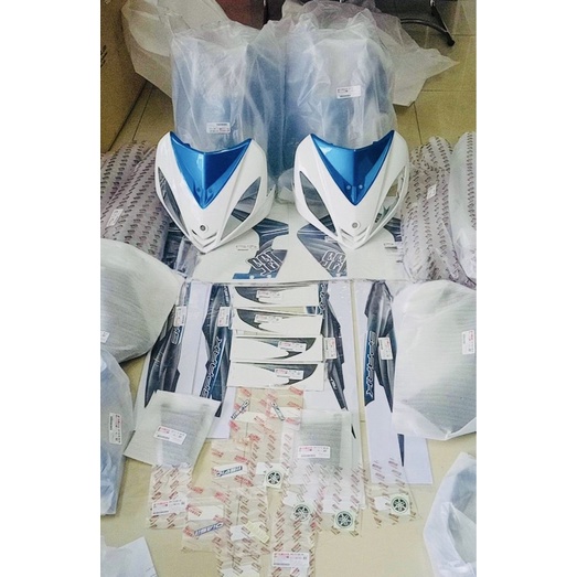 Áo tem spark135 chính hãng lên xe bao đẹp