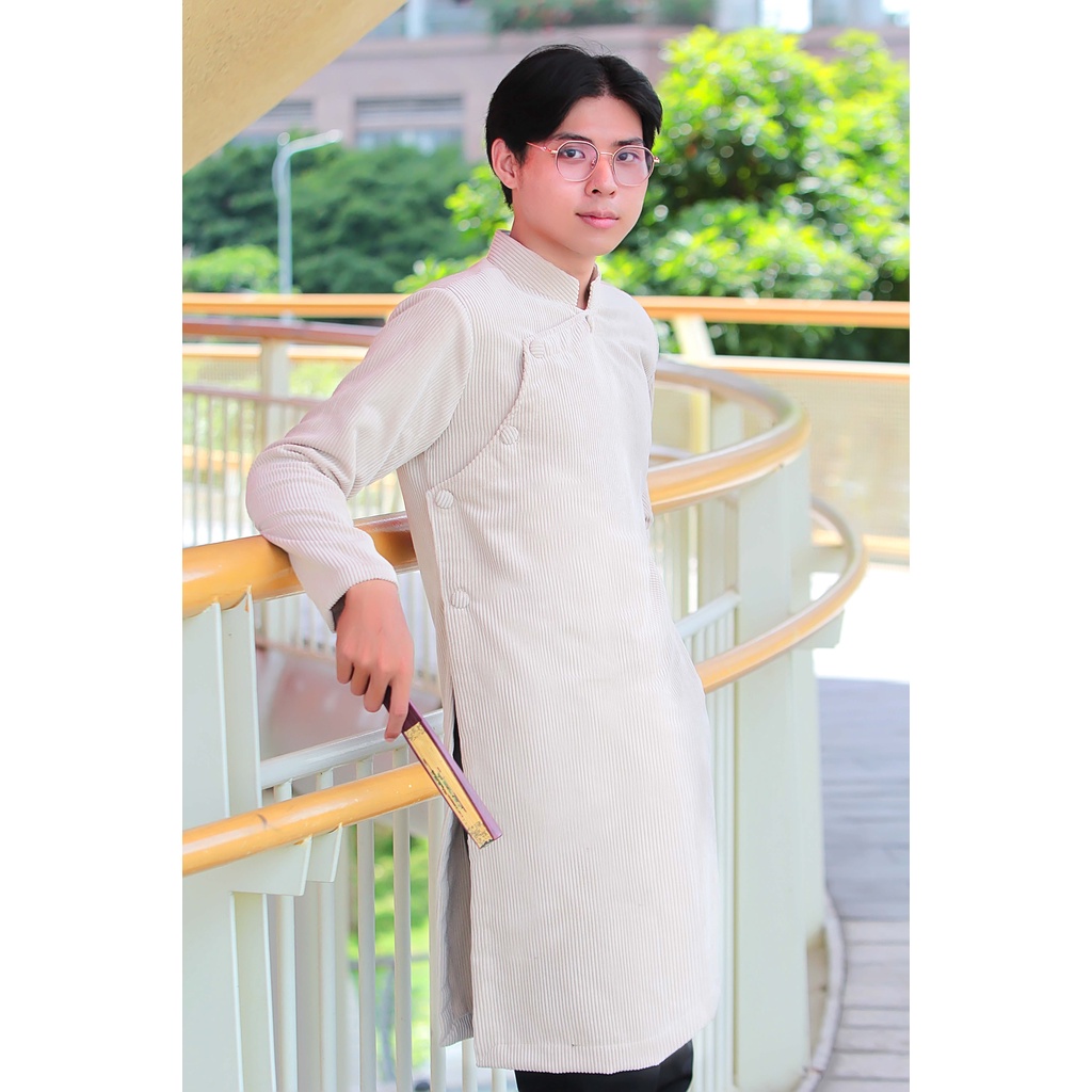 Áo dài nam cách tân màu Be phong cách vintage hoài cổ