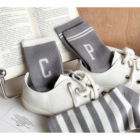 Vớ Tất cổ cao Unisex chữ C, P phong cách thể thao, trẻ trung và năng động.