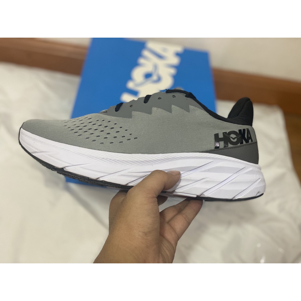 Giày Thể Thao HOKA xám trắng viền đen ( Bền, Nhẹ, Đẹp, Êm Chân ) Giay Tập Gym Dành Cho Cả Nam Và Nữ