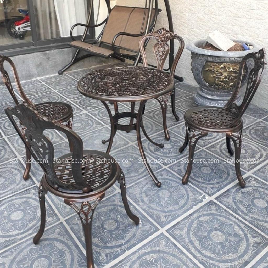 BÀN GHẾ SÂN VƯỜN HỌA TIẾT VƯƠNG MIỆN DÀI- BGSVKT05