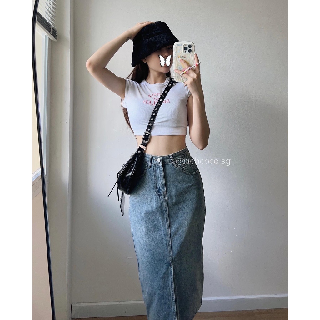 Áo thun crop TRẮNG chữ hồng