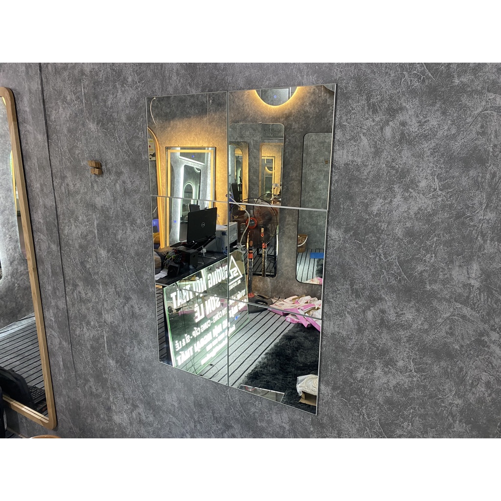 Gương dán tường kích thước TO 20*20cm và 30*30cm
