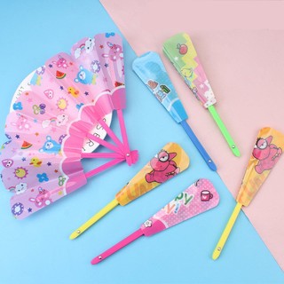 Quạt nhựa xếp size lớn 24cm Giao ngẫu nhiên