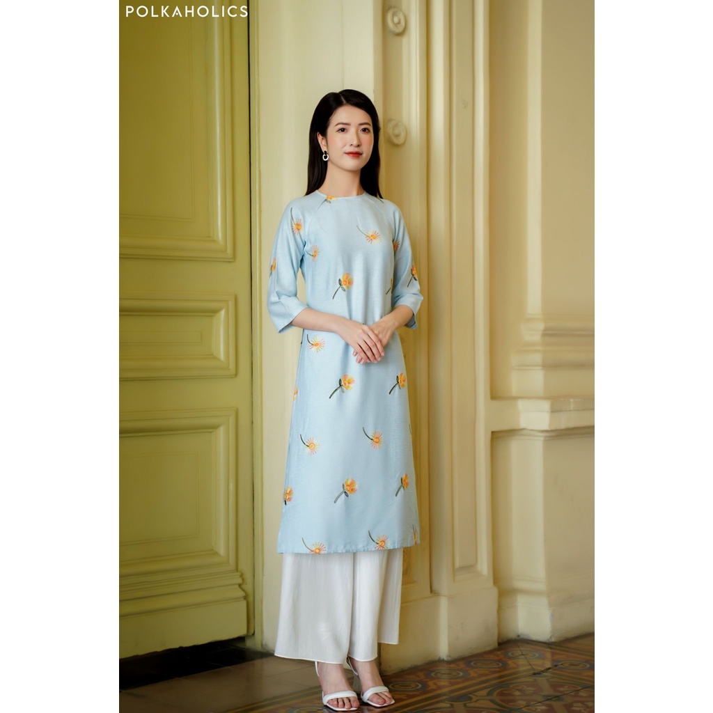Áo Dài Cách Tân Tay Lỡ Vải Linen Thêu Hoa POLKAHOLICS Áo Dài Mộc Nhiên